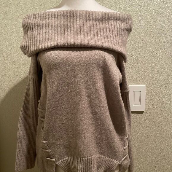 Tahari Women's Loose 2 Style Turtleneck Sweater Size S - Picture 2 of 8